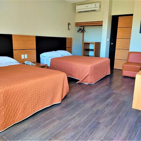 Hotel Oasis Heroica Caborca Exteriör bild