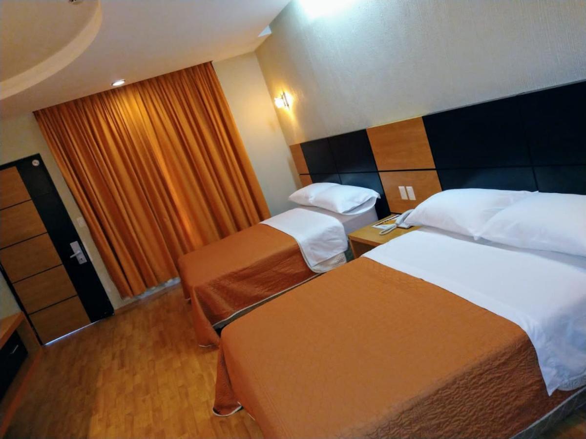 Hotel Oasis Heroica Caborca Exteriör bild
