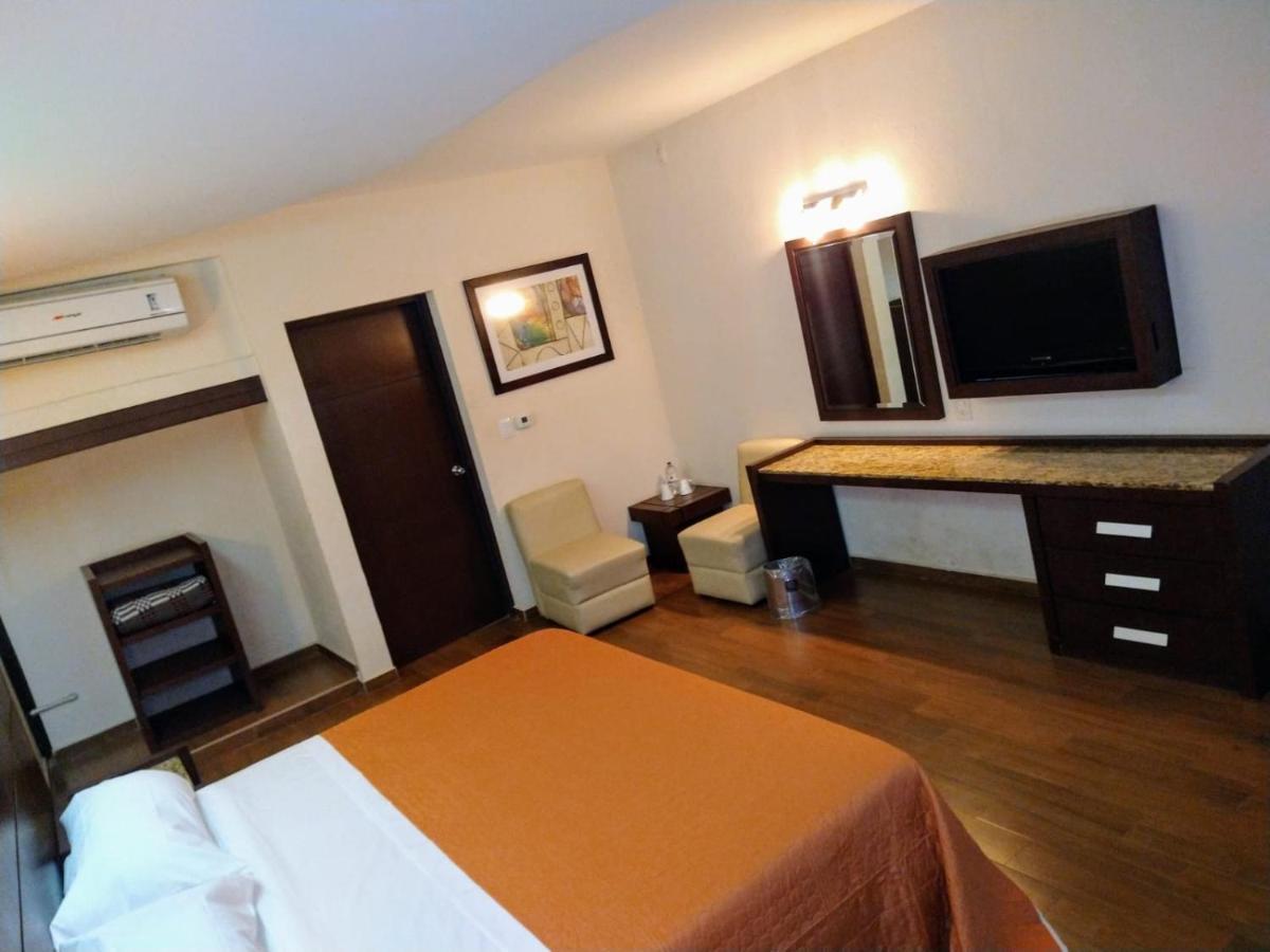 Hotel Oasis Heroica Caborca Exteriör bild