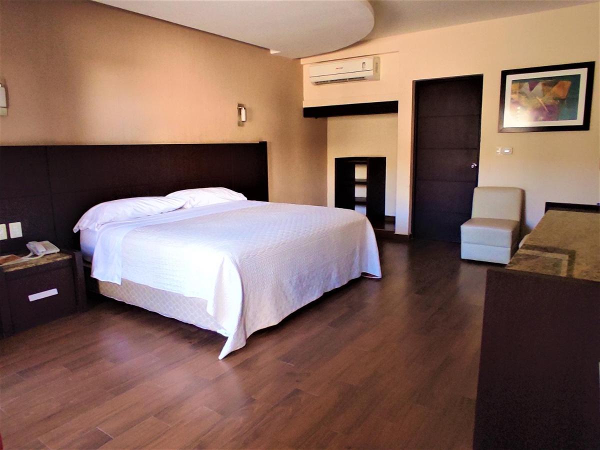 Hotel Oasis Heroica Caborca Exteriör bild