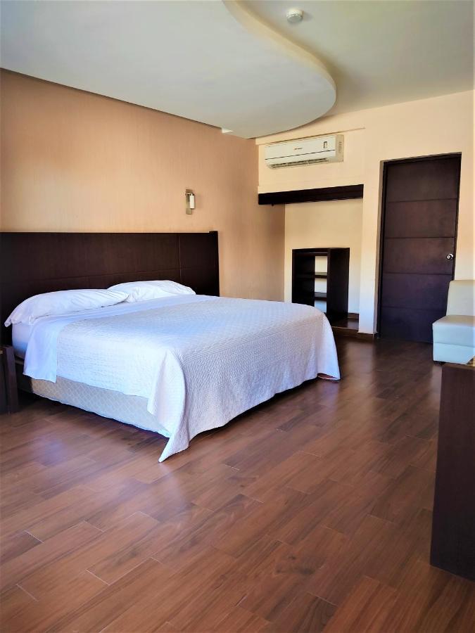 Hotel Oasis Heroica Caborca Exteriör bild