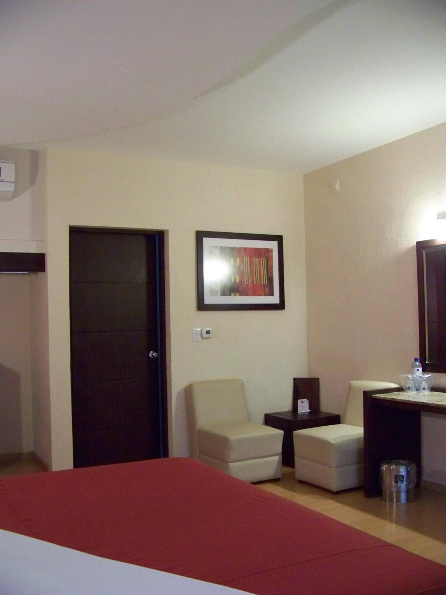 Hotel Oasis Heroica Caborca Exteriör bild